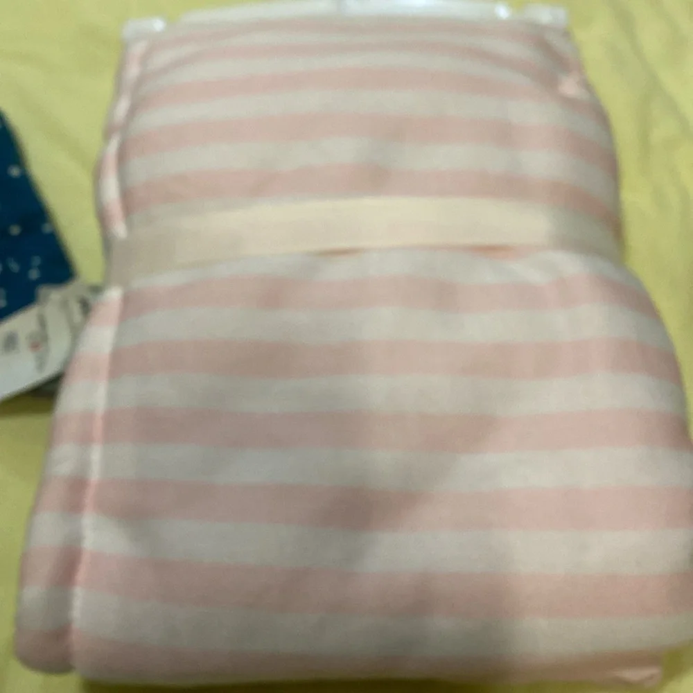 Infant 0-3 month Girl’s Skirtall Outfit & Blanket